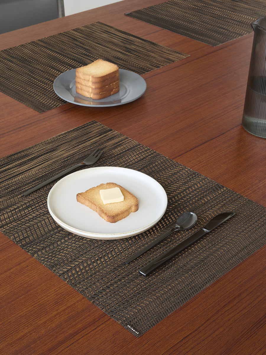 Wave Placemat in Tiger Eye