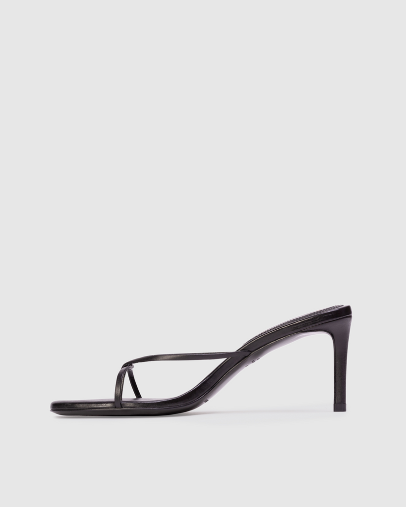 Gem 65 in Black Leather