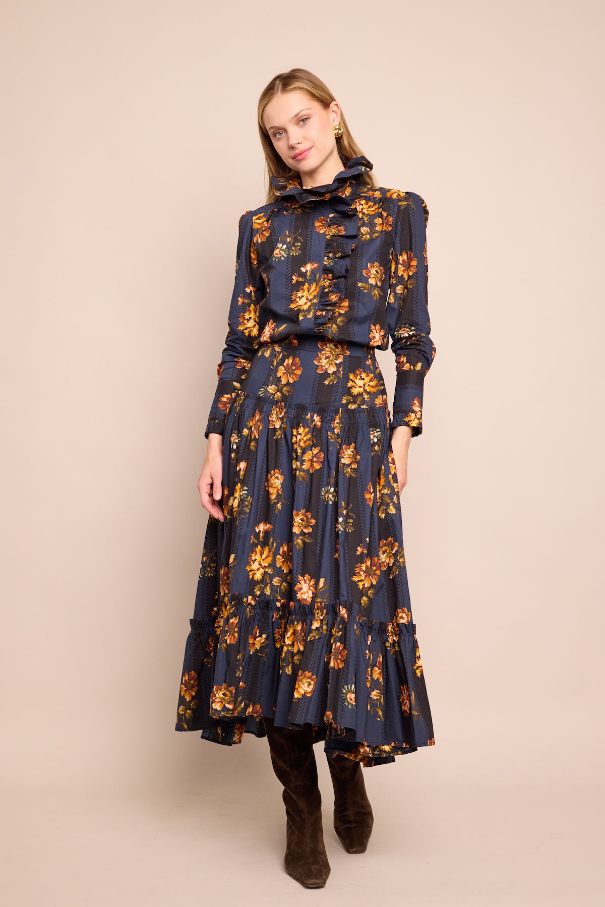 Tisbury Skirt in Amour Flora Navy