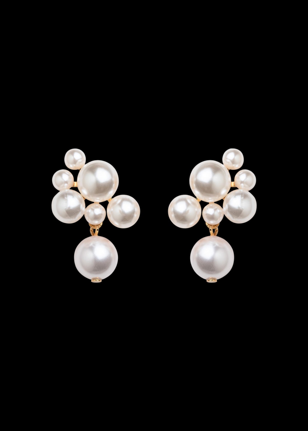 Perlita Earrings in Pearl