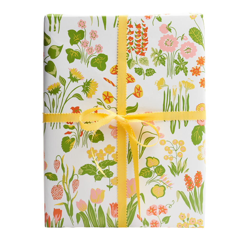 Carly Wrapping Paper In Pink