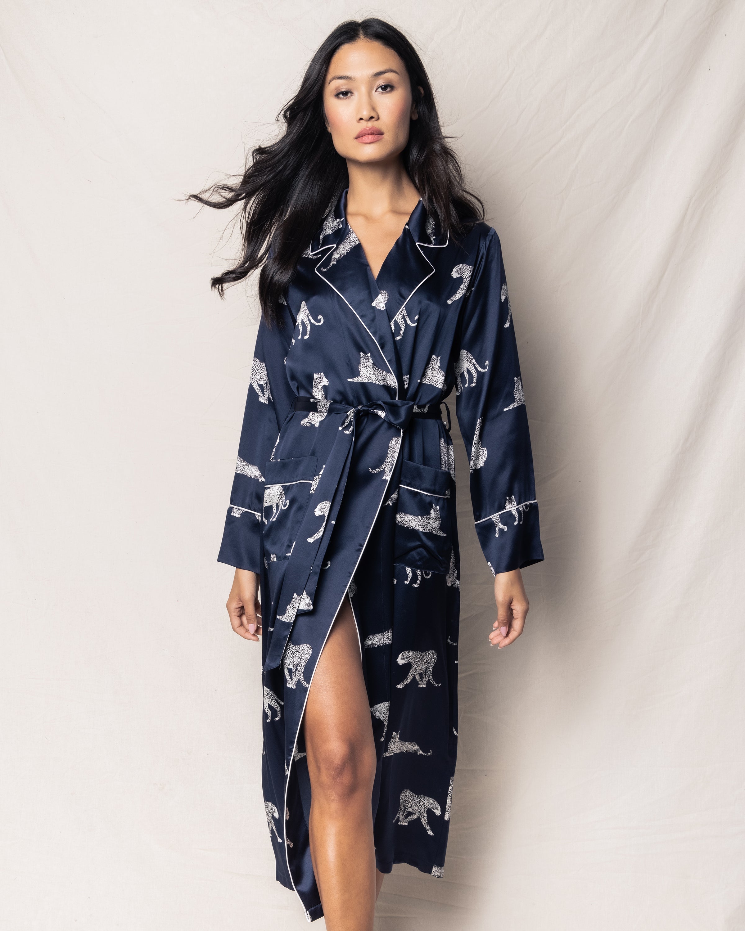 Women’s Silk Long Robe in Panthère de Nuit