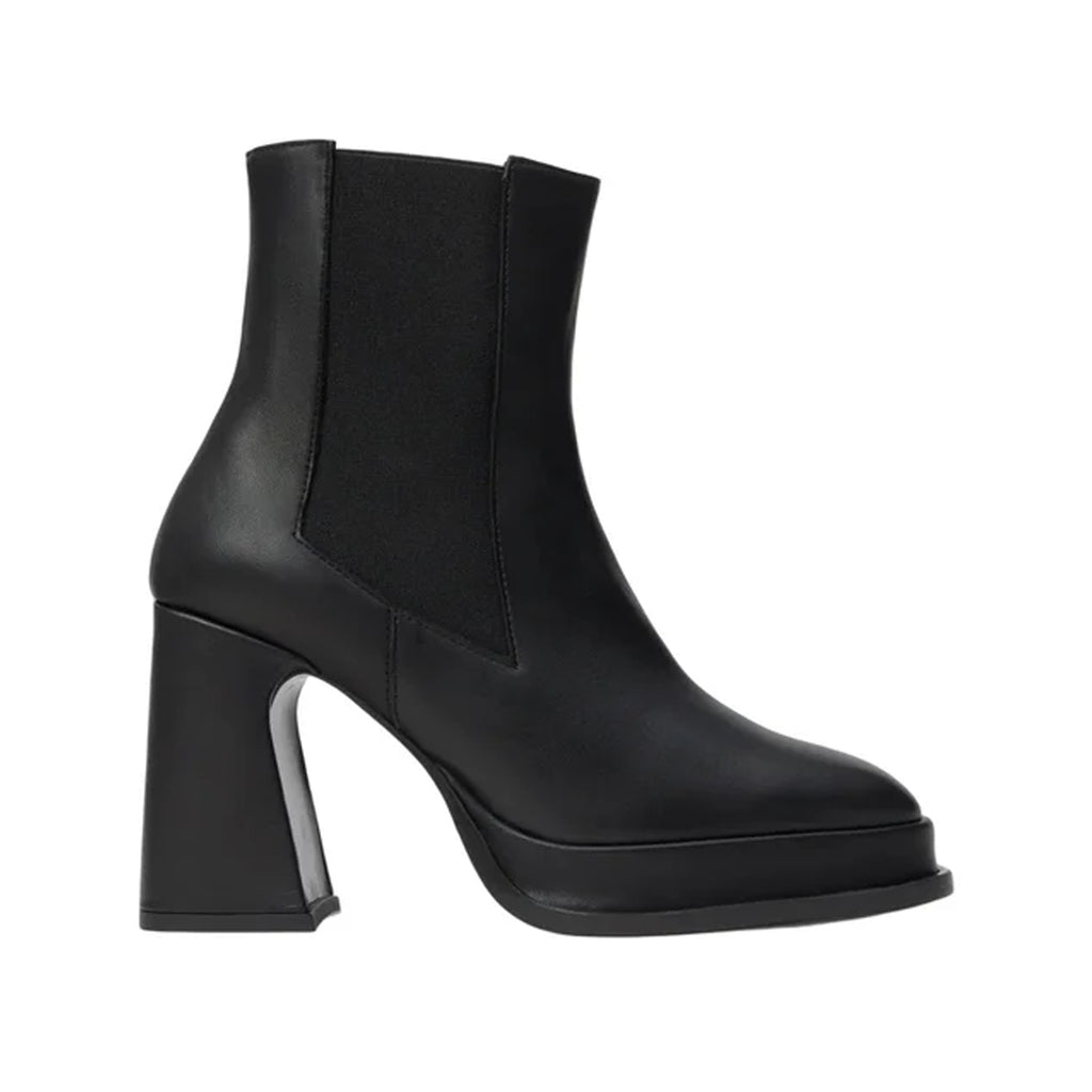 Bimba in Black