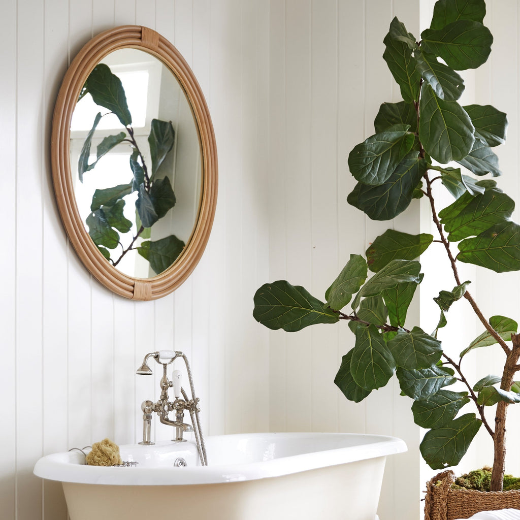 pelicano large round mirror in bathroom