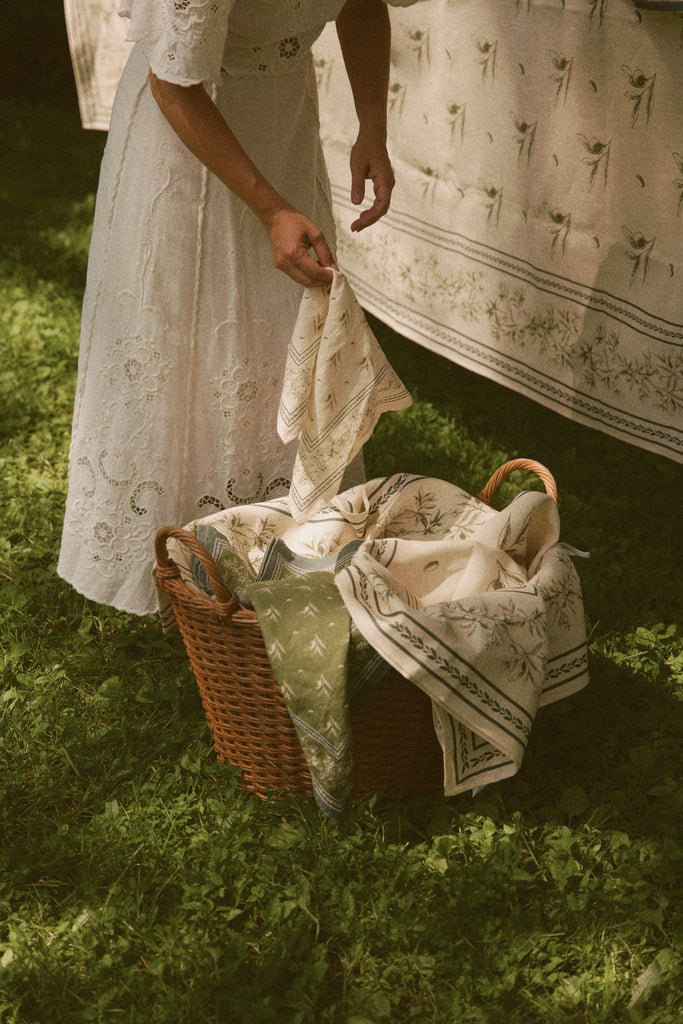 Cipoletti x Nadia Co. Fine Italian Linen Tablecloth
