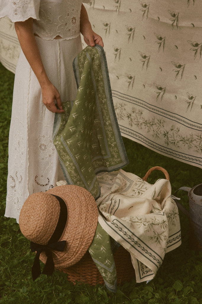 Cipoletti x Nadia Co. Fine Italian Linen Tablecloth