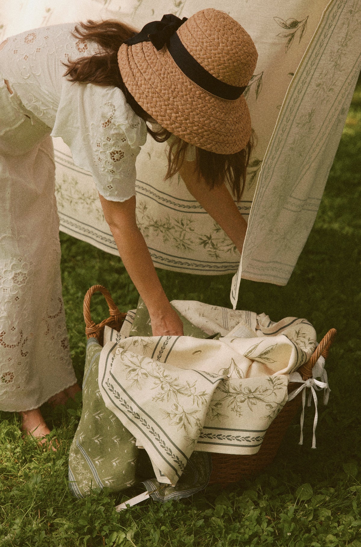 Cipoletti x Nadia Co. Fine Italian Linen Tablecloth