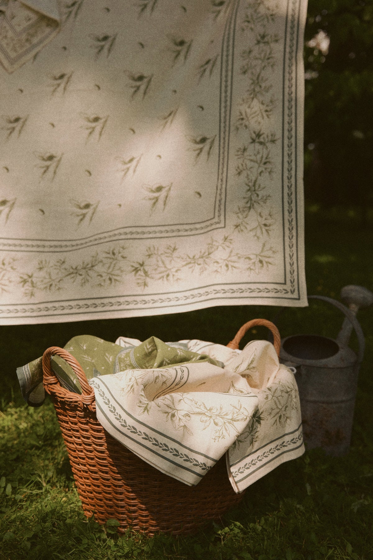 Cipoletti x Nadia Co. Fine Italian Linen Tablecloth