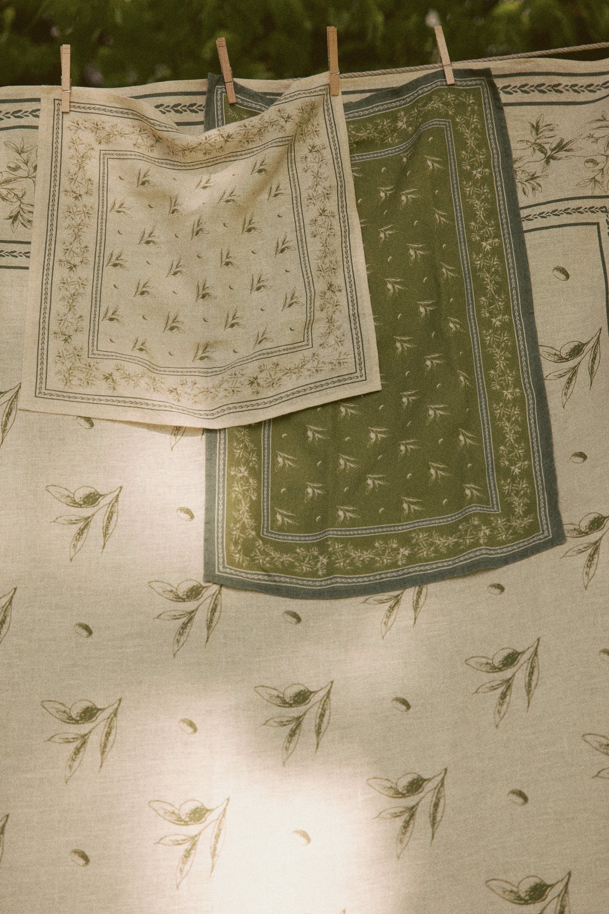 Cipoletti x Nadia Co. Fine Italian Linen Tablecloth