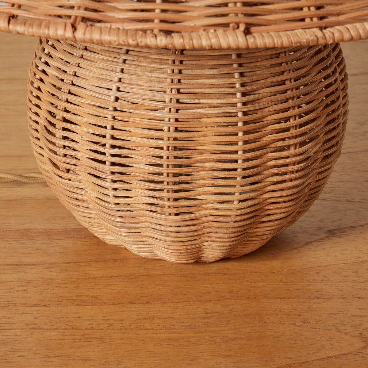 round table lamp base