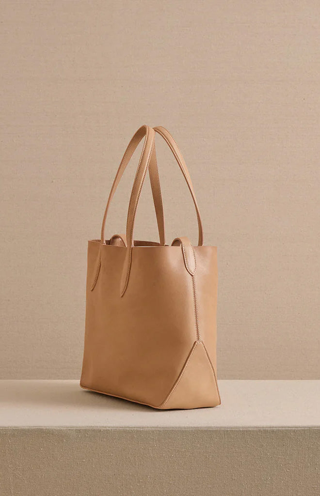 Eleanor 30 in Supple Soft Natural