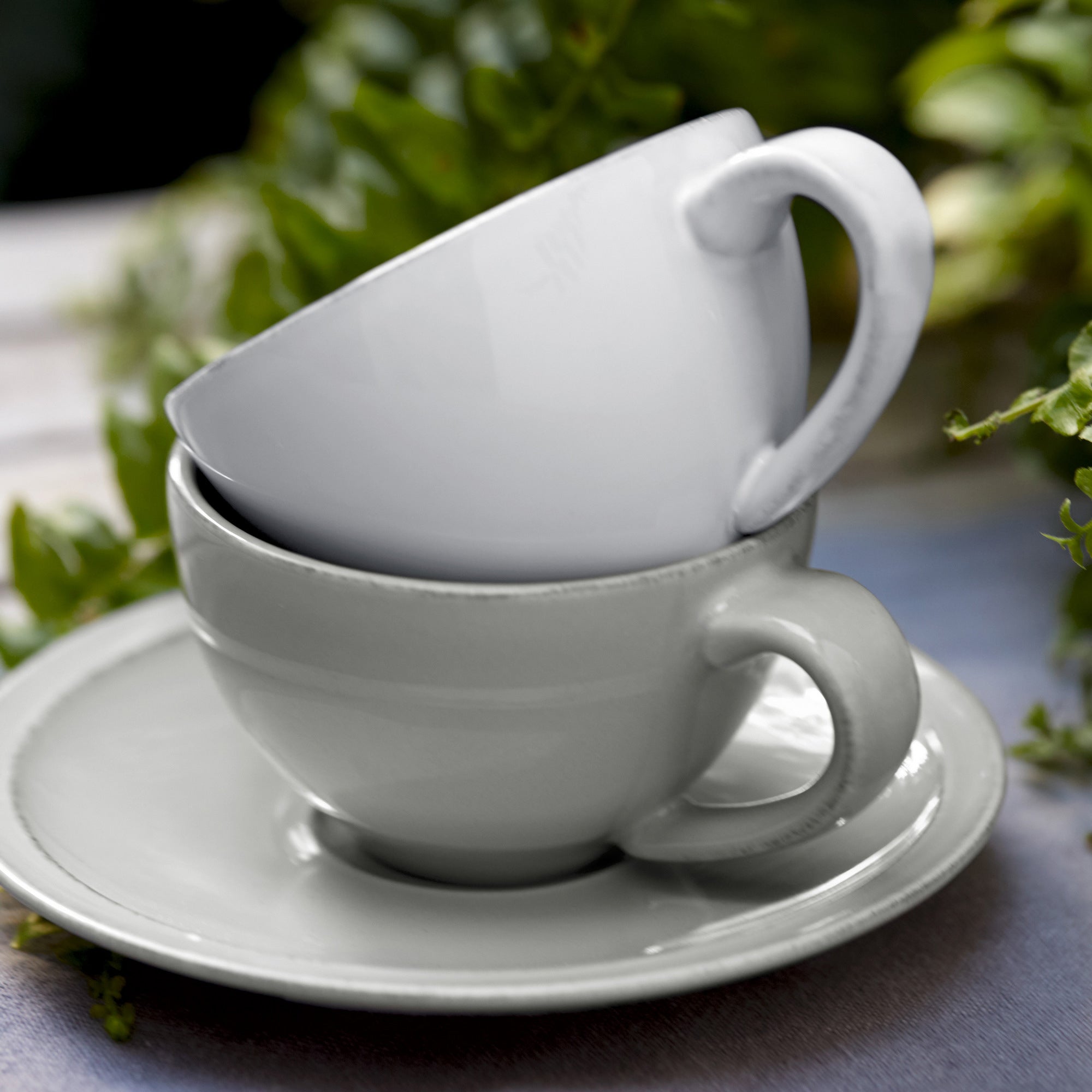 Friso Collection Teacups & Saucers in White, Set of 6
