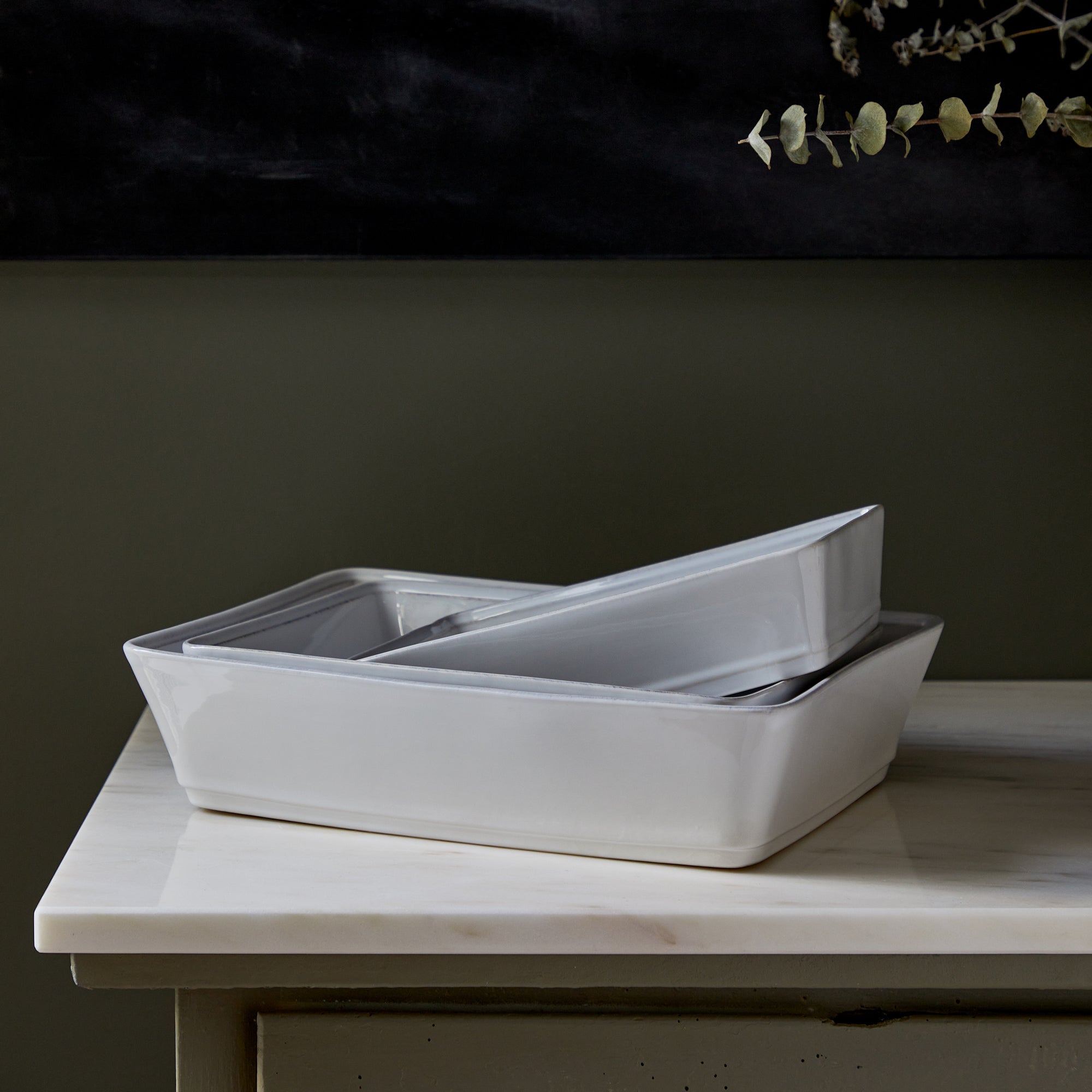 Friso Collection Rectangle Baker 14" in White