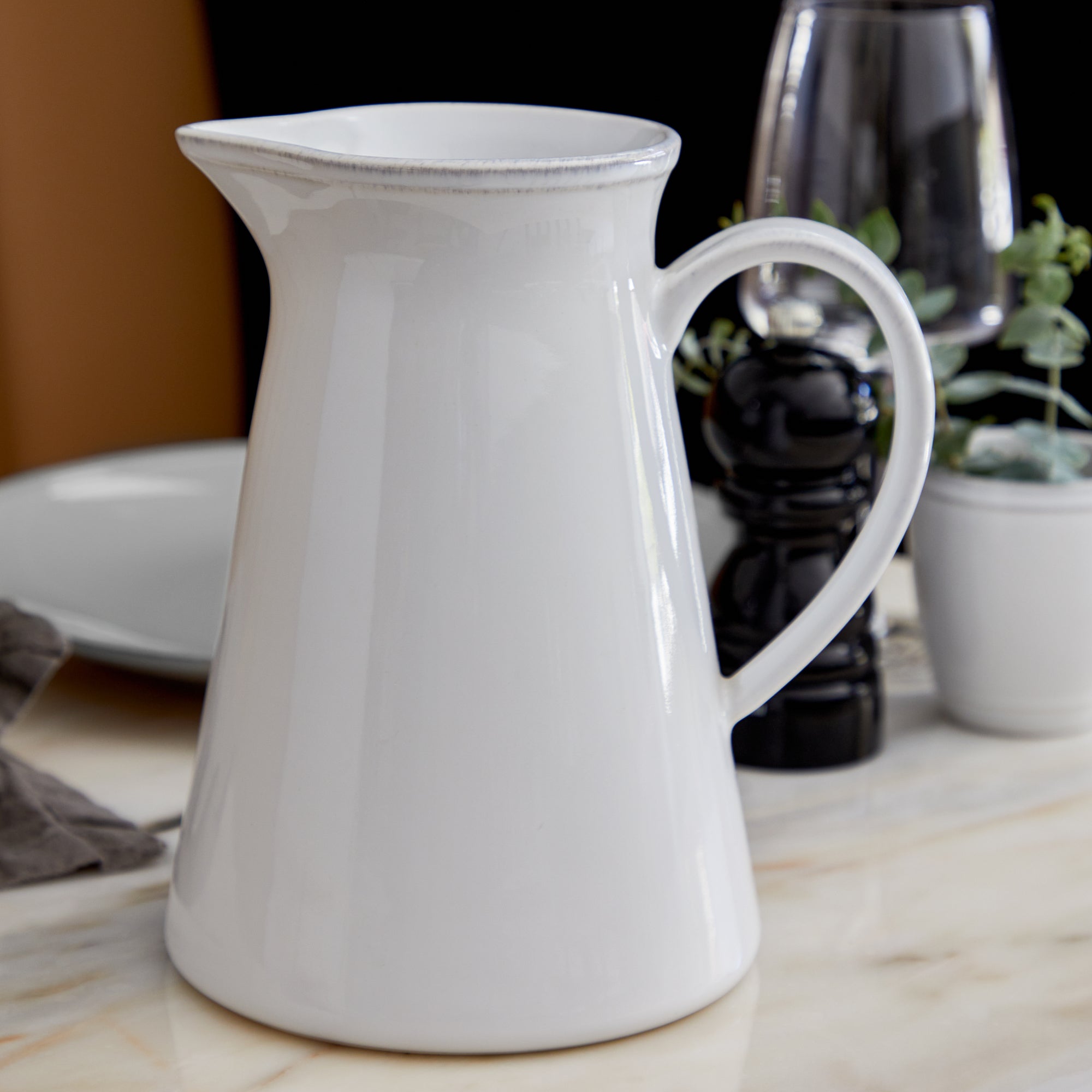 Friso Collection Pitcher 56 oz. in White