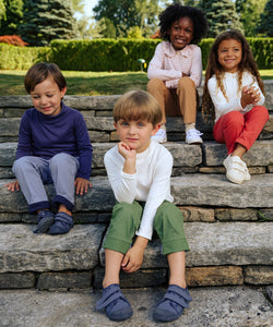 Frank T-Neck in Vanilla Piping