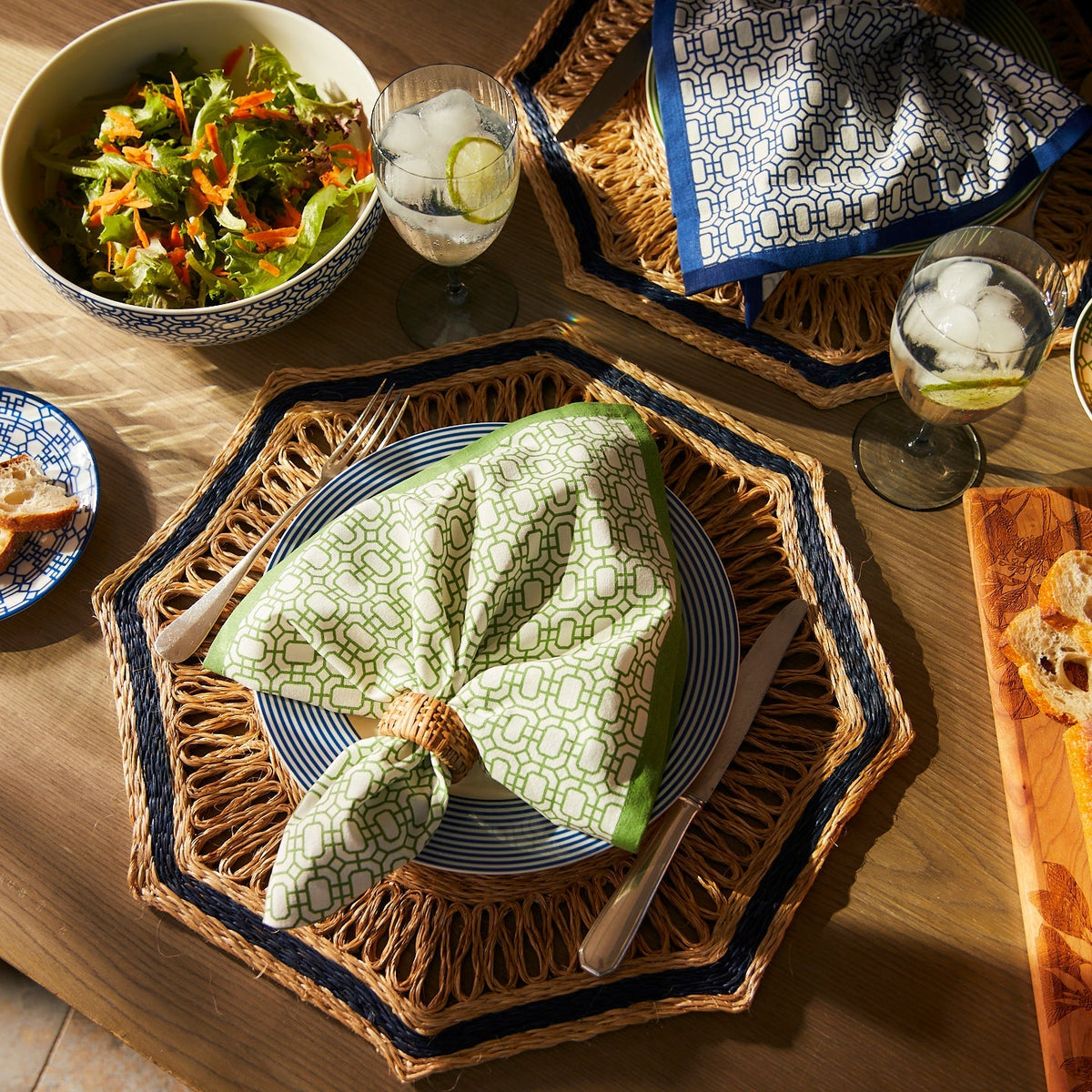 Newport Garden Gate Dinner Napkins in Green, Set of 4