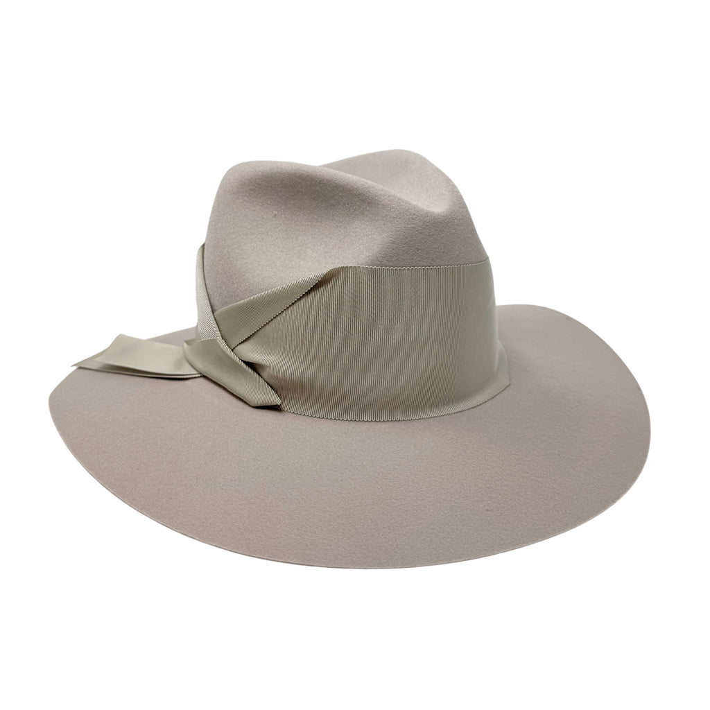 Gardenia in Taupe