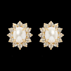 Georgie Stud Earrings in Pearl