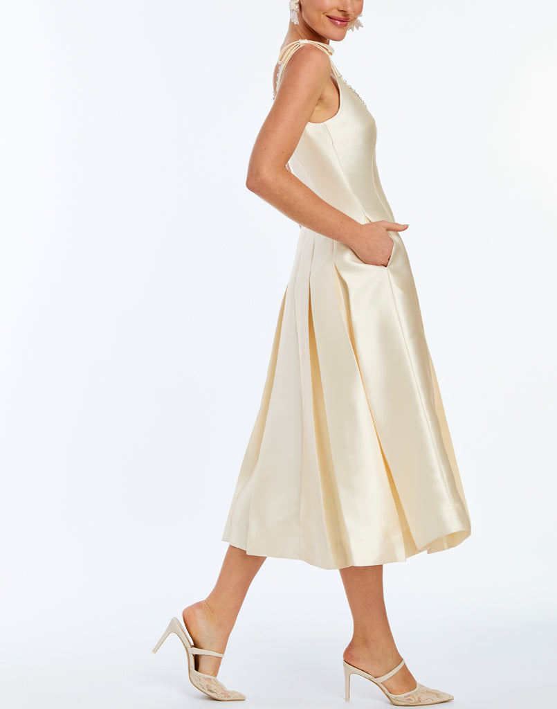 Gillian Pearl Midi Dress in Ivory