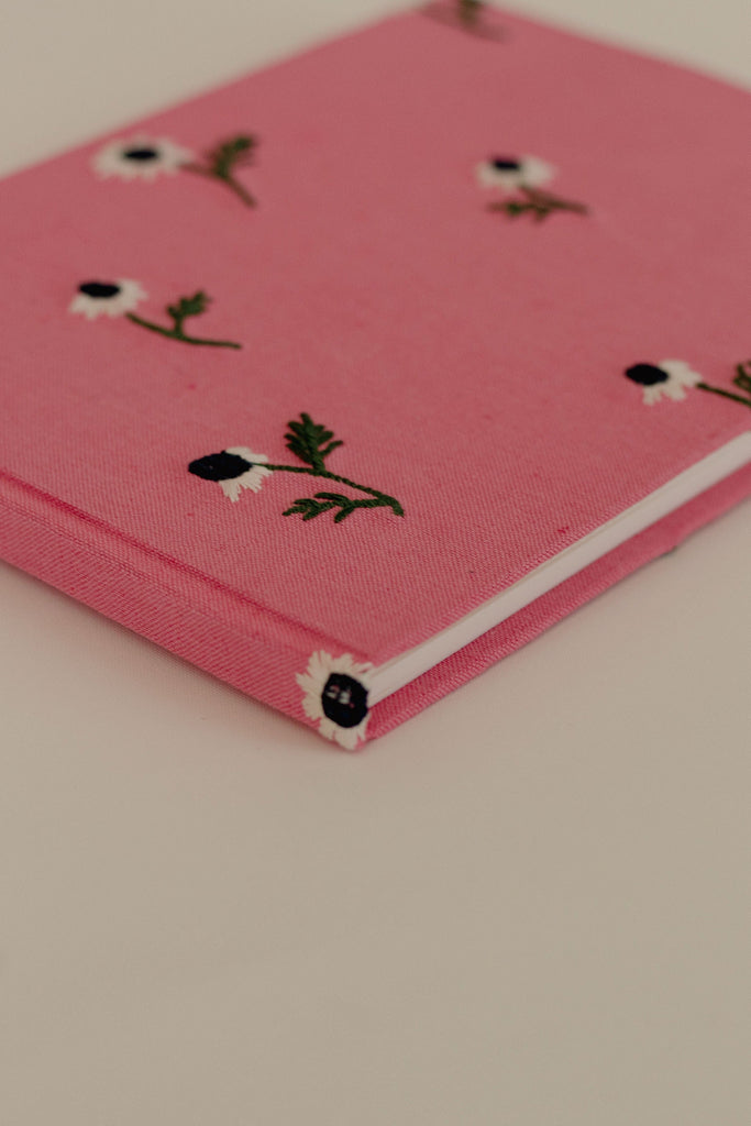 Manzanilla Guest Book in Pink