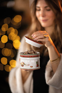 Winter Bakery Delight Small Pastry Box in Multi