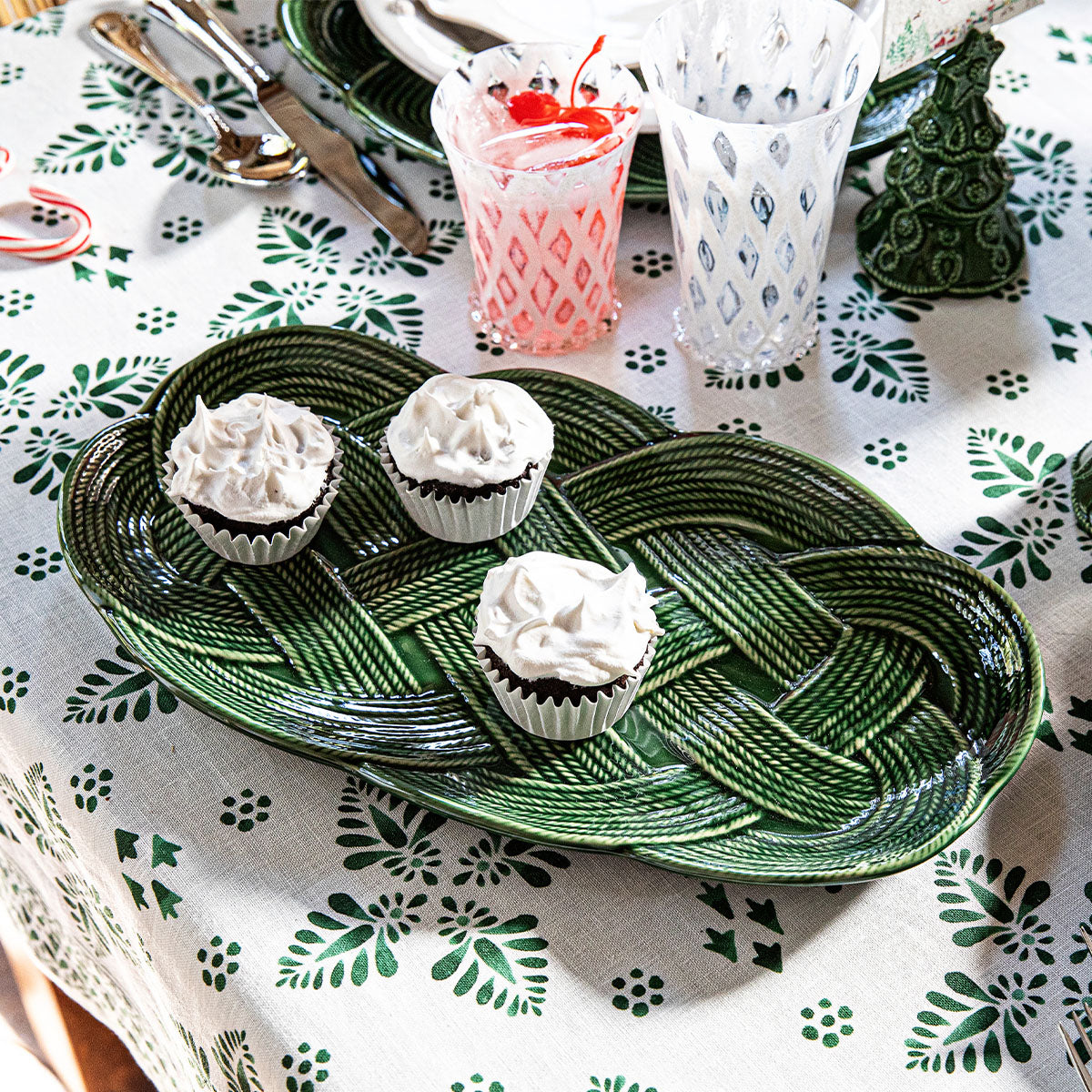 Le Panier Mystic Knot 15" Hostess Tray in Basil