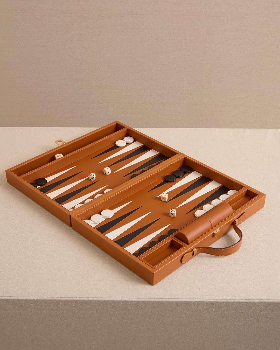 Rear Window Backgammon in Vacchetta Luggage