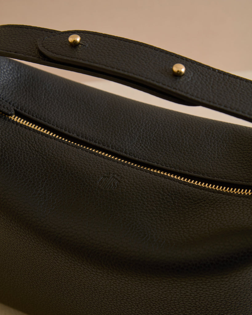 Mason 24 in Tumbled Grain Black