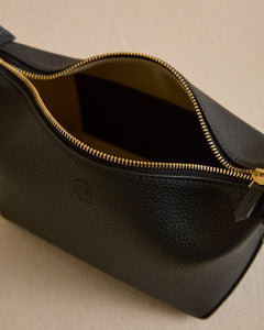 Mason 17 in Tumbled Grain Black