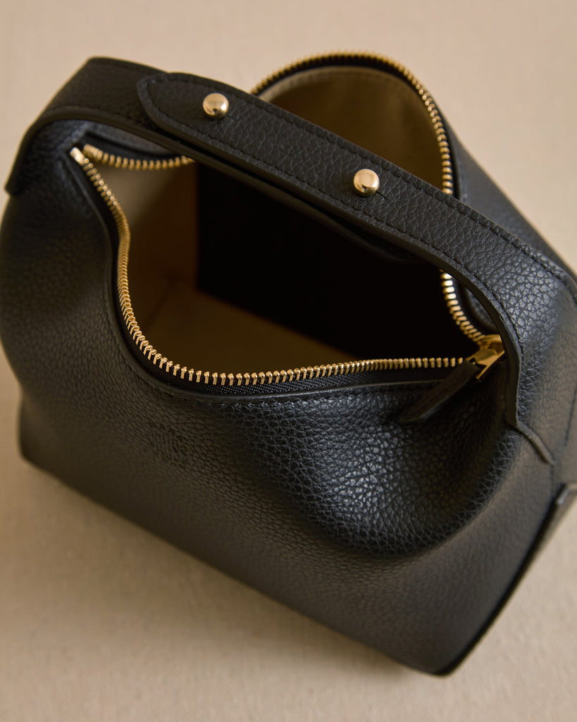 Mason 17 in Tumbled Grain Black