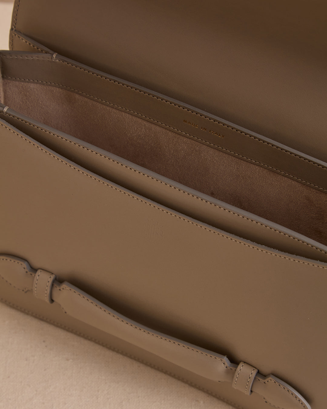 Romy 25 in Vacchetta Mushroom