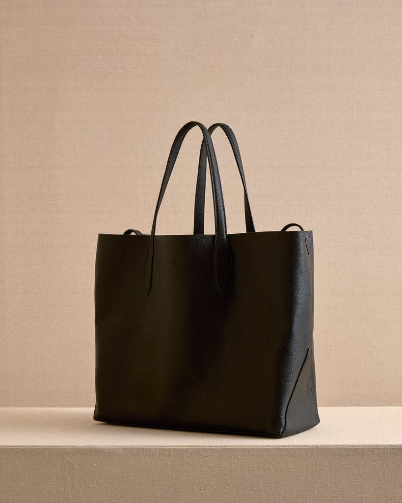 Eleanor 42 Tote in Black