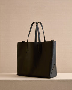 Eleanor 42 Tote in Black
