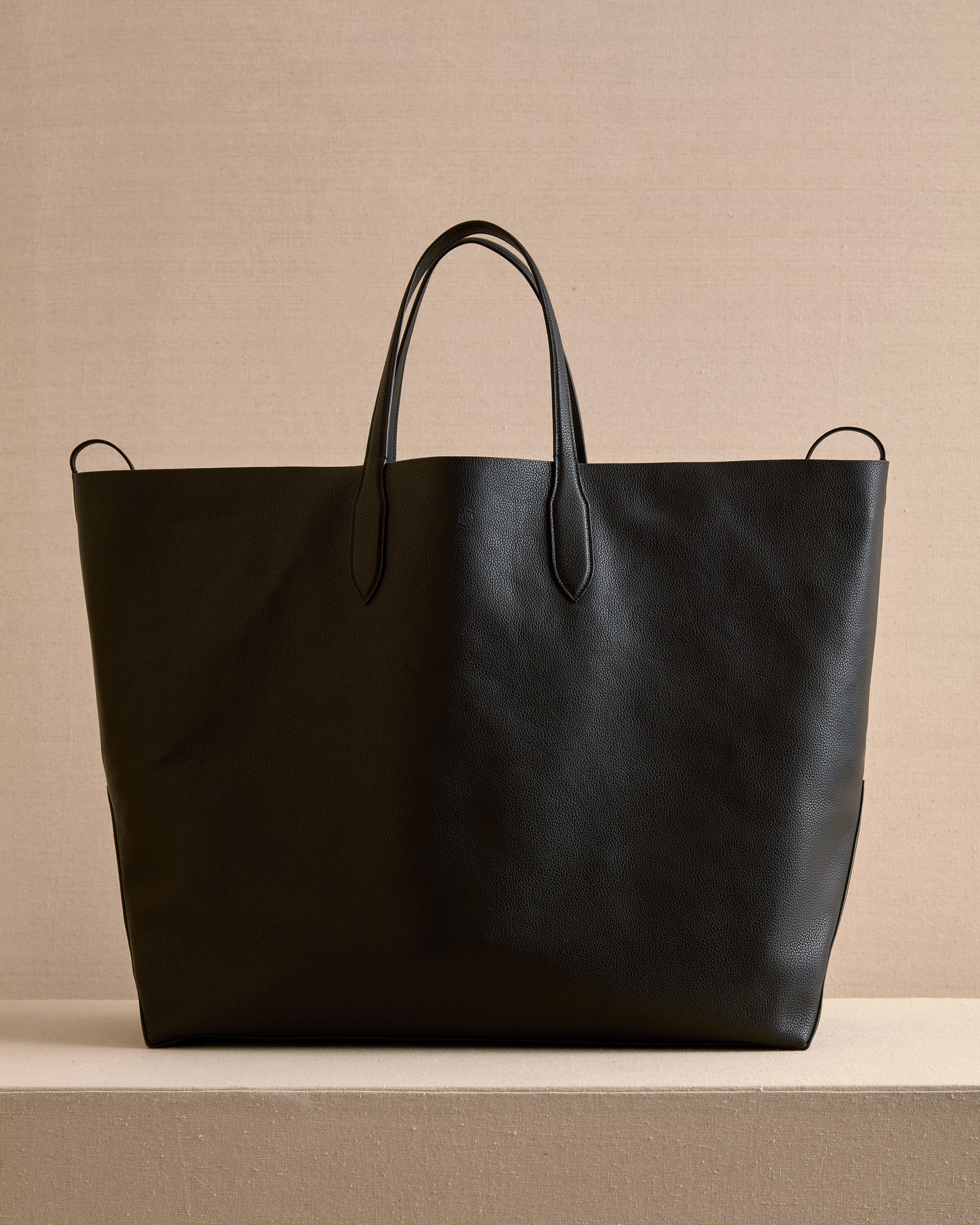 Eleanor 55 Tote in Black