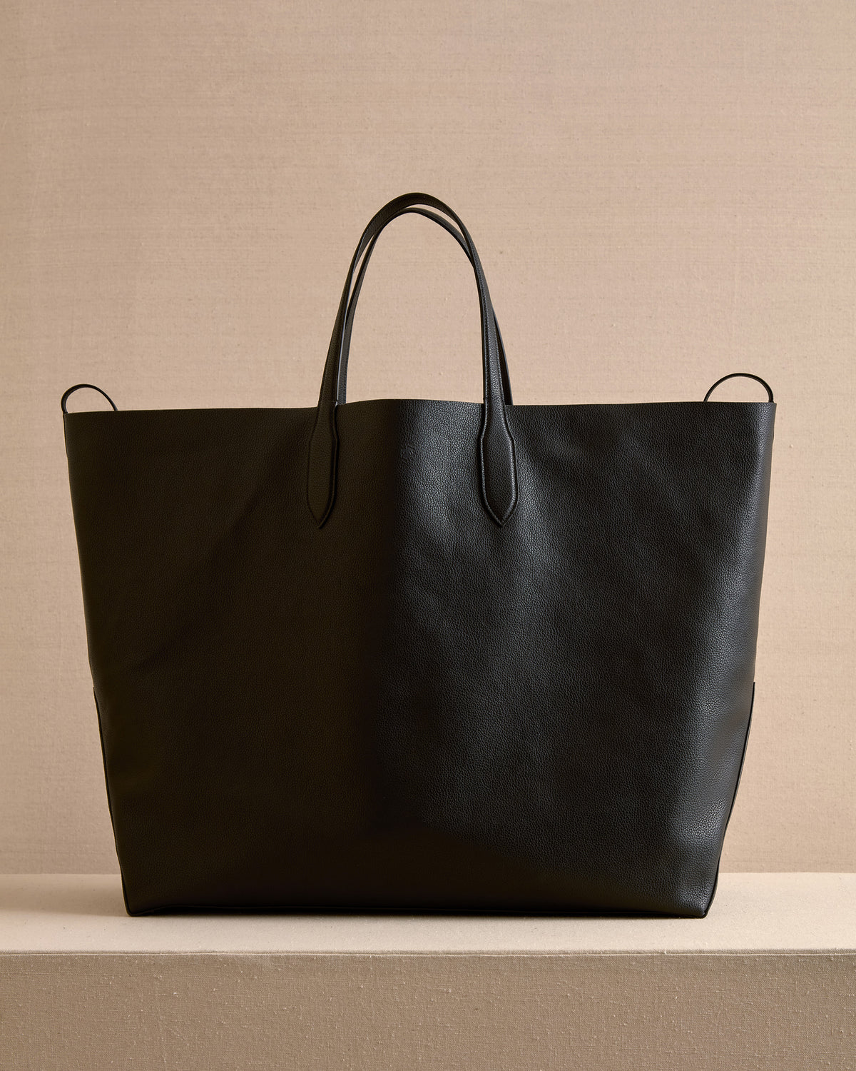 Eleanor 55 Tote in Black
