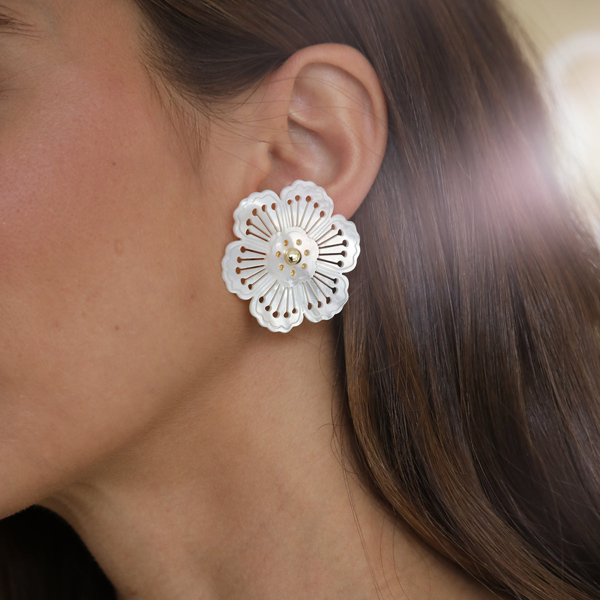 Marguerite Oversized Stud