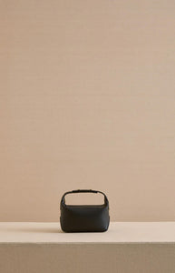 Mason 17 in Tumbled Grain Black