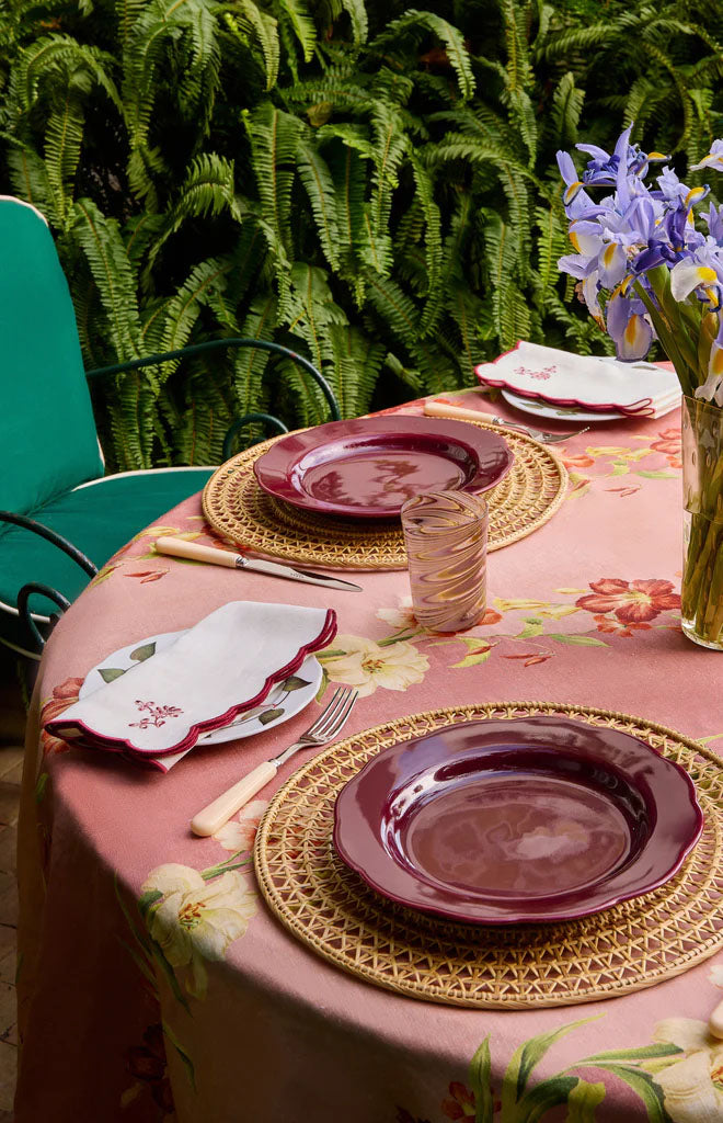 Fiore Dinner Plate in Burgundy