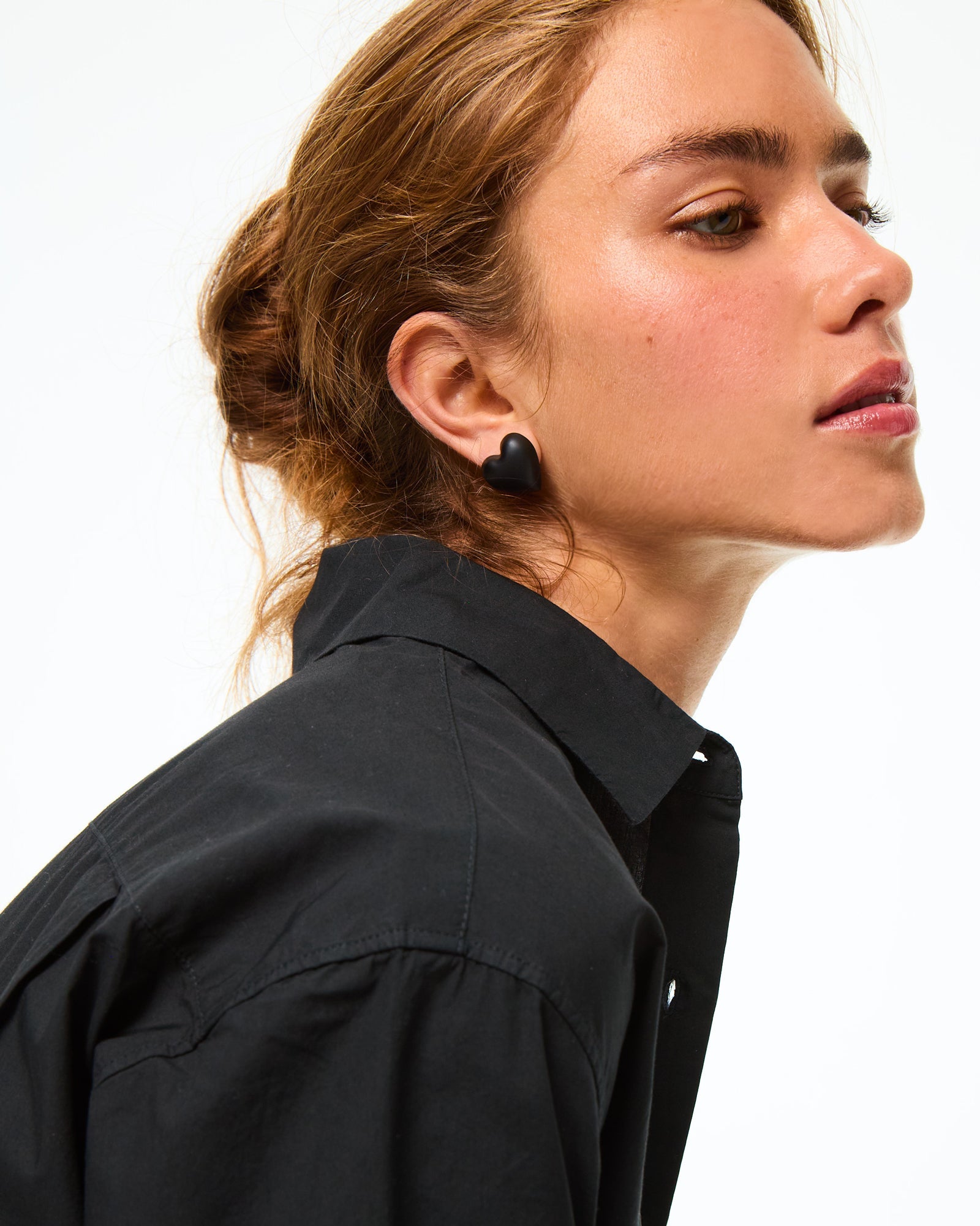 The Puffy Heart Stud Earrings in Black