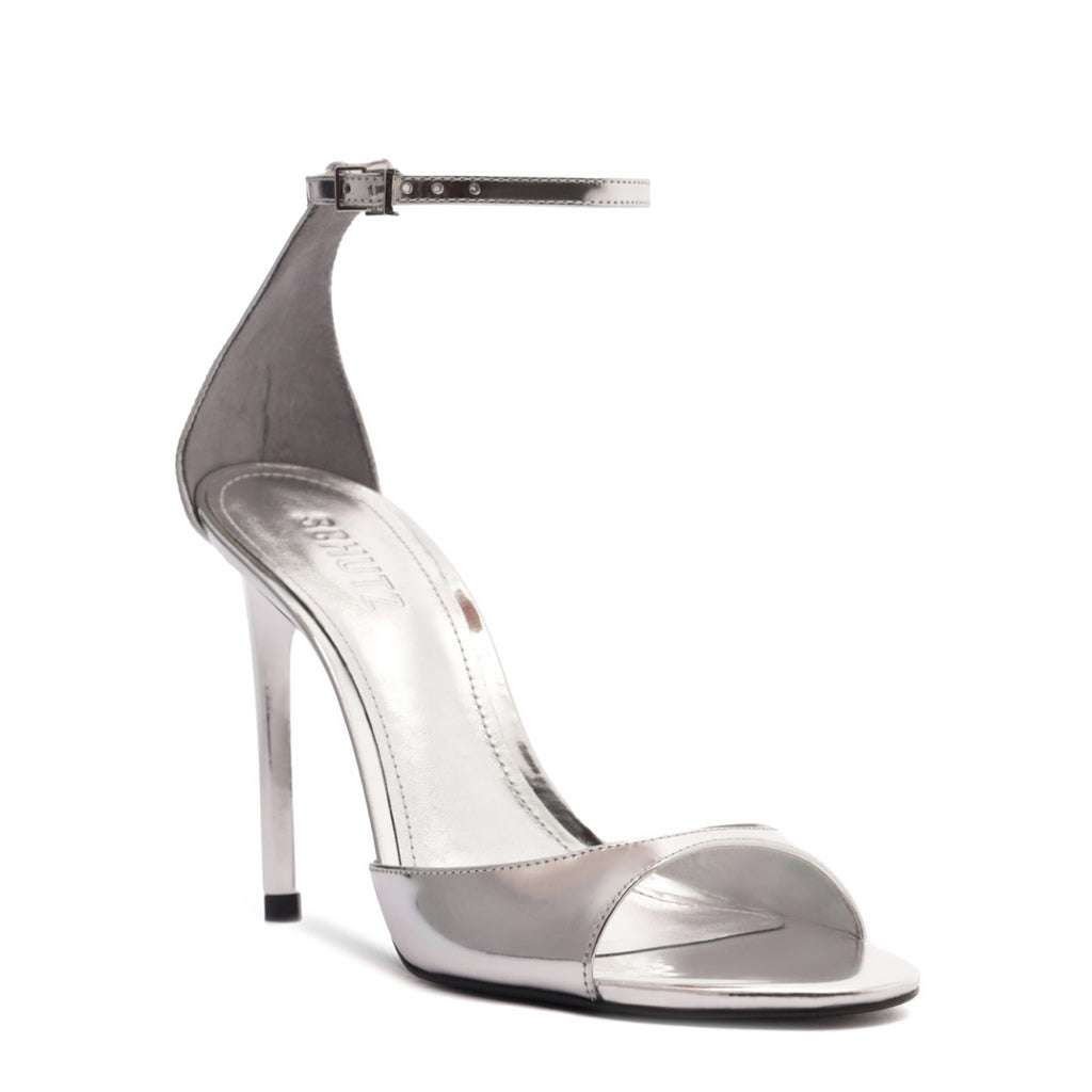 Scarlett Metallic Sandal in Prata