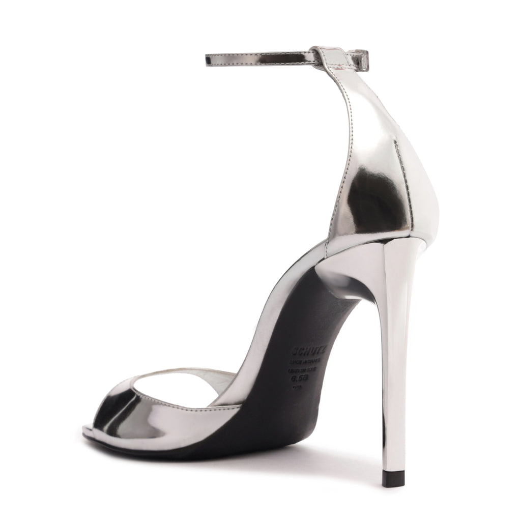 Scarlett Metallic Sandal in Prata