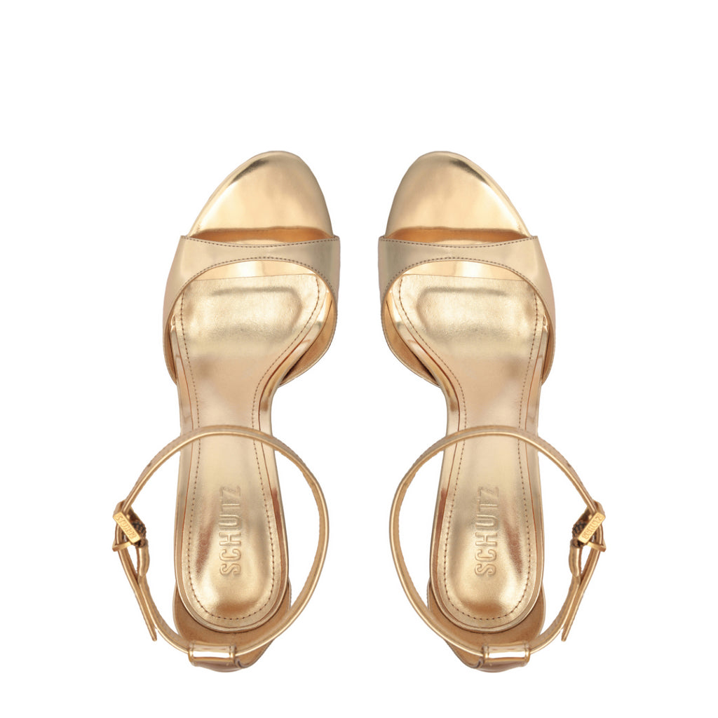 Scarlett Metallic Sandal in Platina