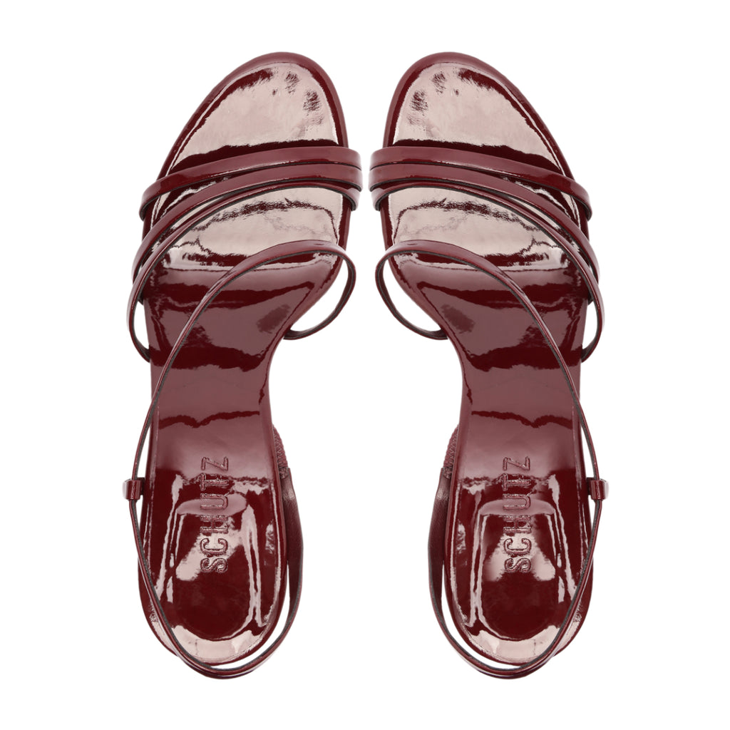 Annie Curve Patent Sandal in Vino