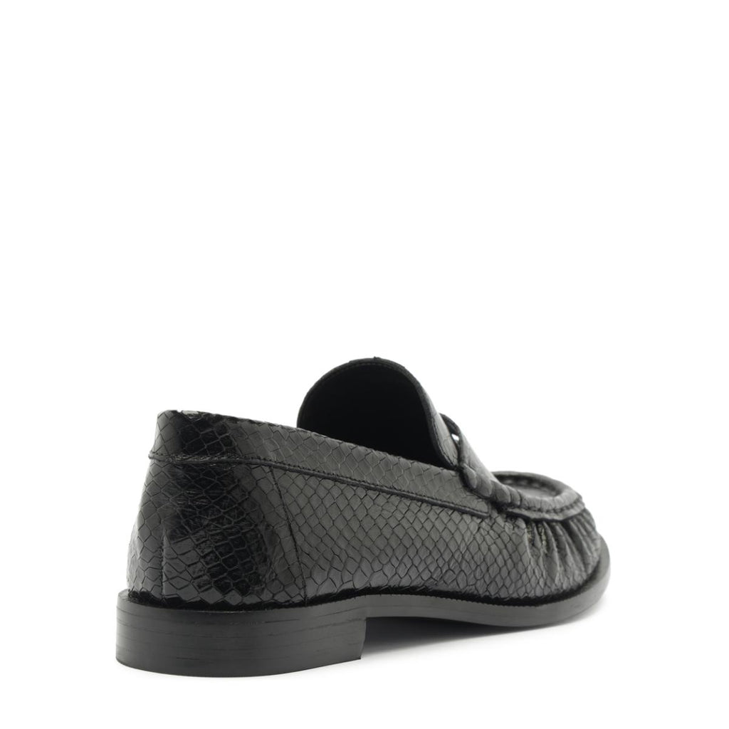 Tyche Flat in Black