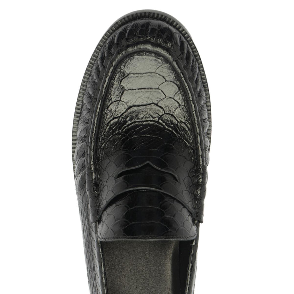 Tyche Flat in Black
