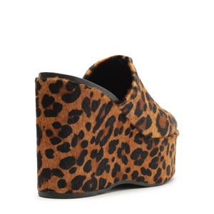 Sierra Hair Calf Pump in Leopard