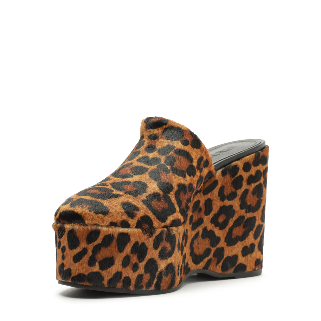 Sierra Hair Calf Pump in Leopard