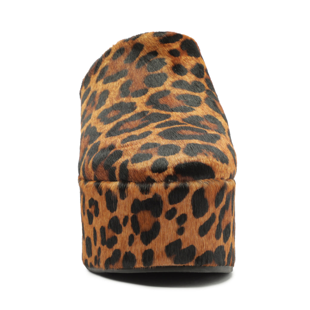 Sierra Hair Calf Pump in Leopard