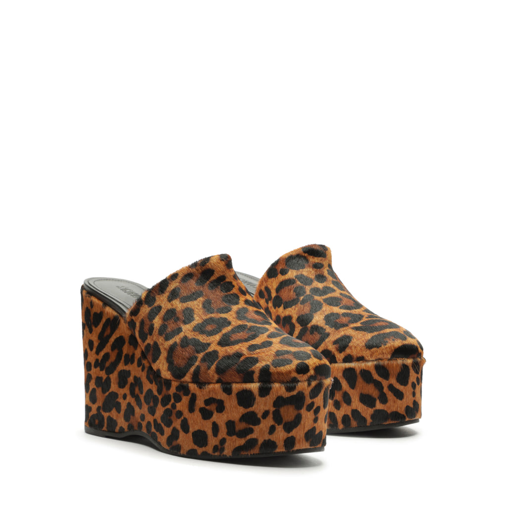 Sierra Hair Calf Pump in Leopard