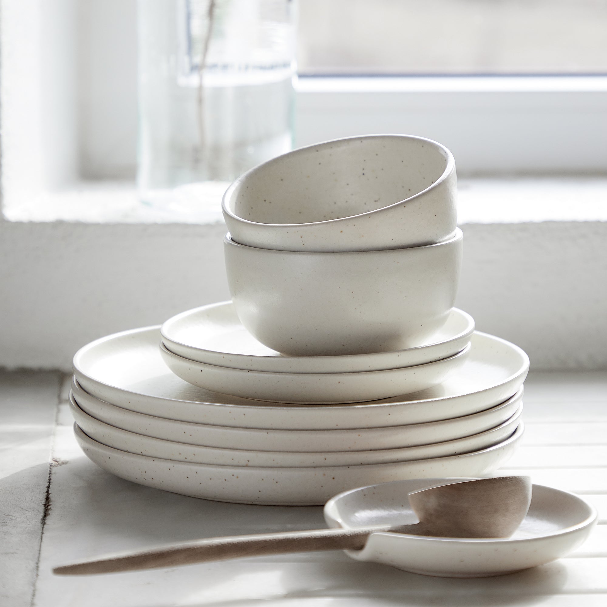 Pacifica Collection 12-pc Place Setting with Cereal Bowl in Salt